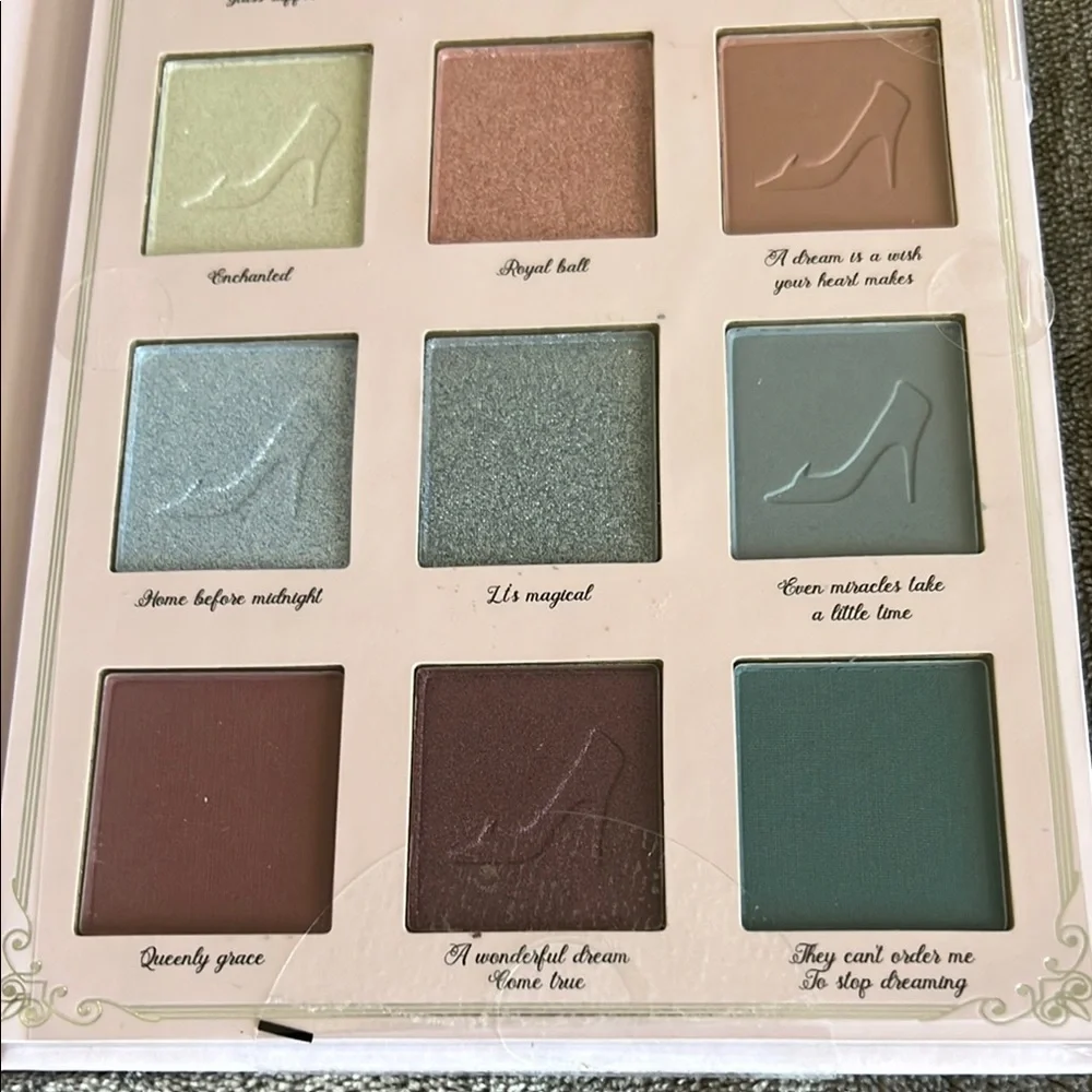 Disney Cinderella Enchanted Blue and‎ Pink Eyeshadow